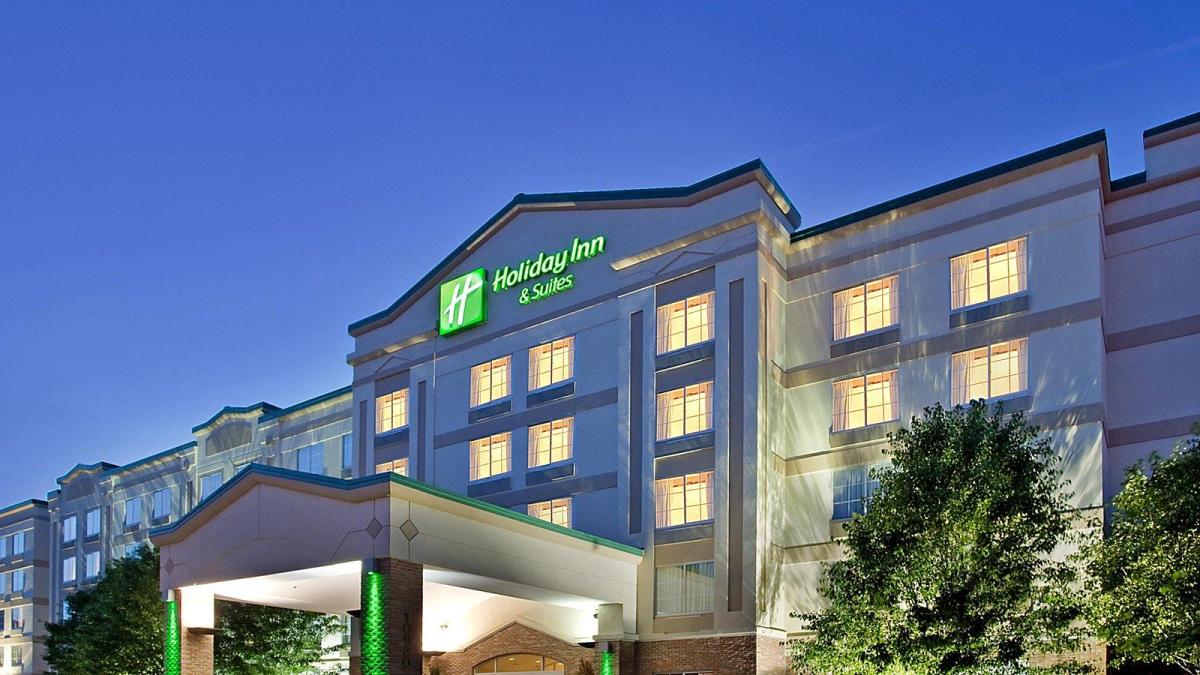 Holiday Inn & Suites Overland Park Convention Center