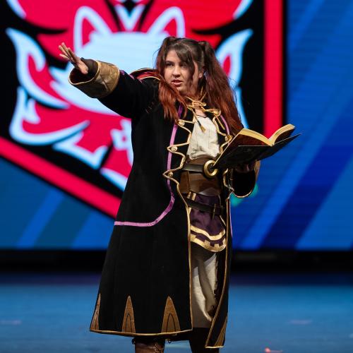 Robin from Fire Emblem Awakening
Cosplayer: Nola Cosplay
https://www.instagram.com/nolacosplay/