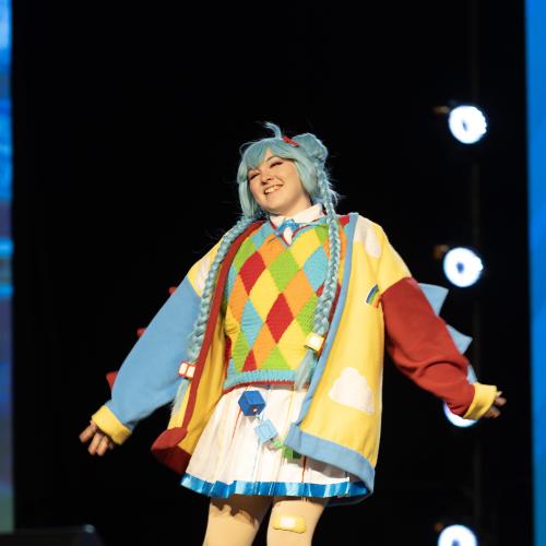 Hatsune Miku from Vocaloid
Cosplayer: Sugarbee Cosplay
https://www.instagram.com/sugarbeecosplay/
https://www.youtube.com/@sugarbeecosplay
https://www.tiktok.com/@sugarbeecosplays