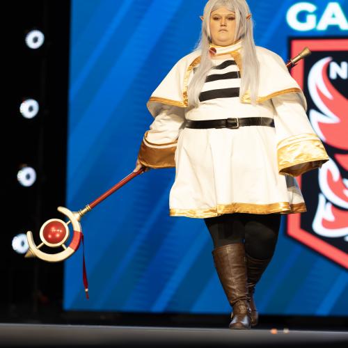 Frieren from Frieren: Beyond Journey's End
Cosplayer: AuroralRose Cosplay
https://www.instagram.com/auroralrosecosplay/